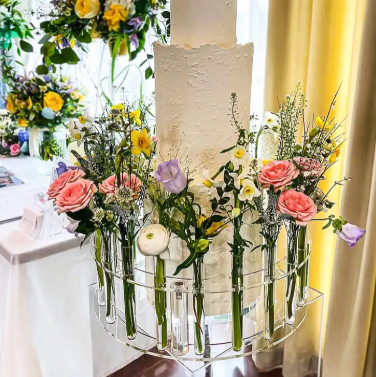 Kakestativ med sylinder for blomster