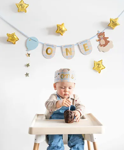 Banner og krone til 1 årsdag