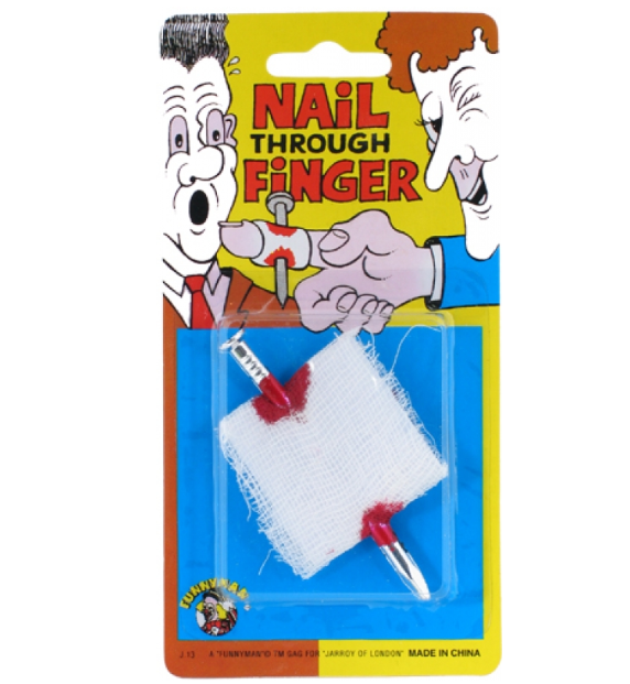 Falsk spiker gjennom finger